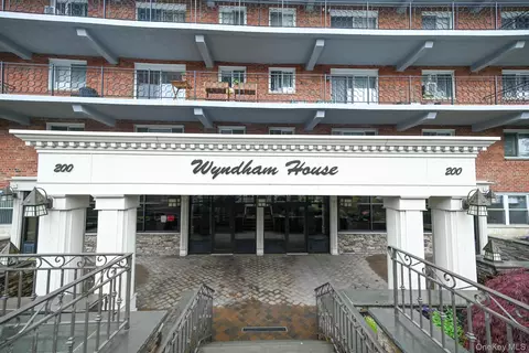 200 Atlantic Ave #212, Lynbrook, NY 11563