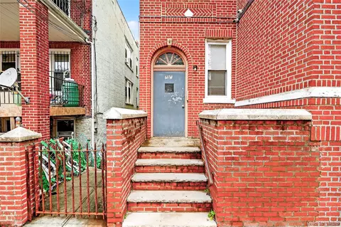 759 E 221st St, New York, NY 10467 photo 1