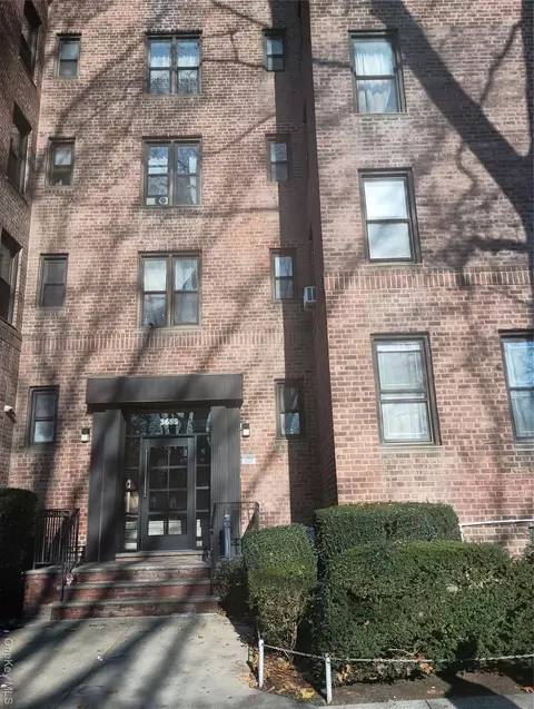 3655 Shore Pkwy #4C, Brooklyn, NY 11235