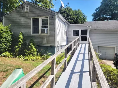 6 Laguna Rd, Kent, NY 10512