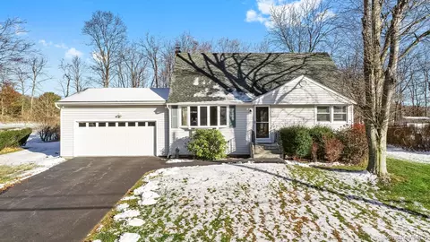 48 Friendly Rd, Mahopac, NY 10541