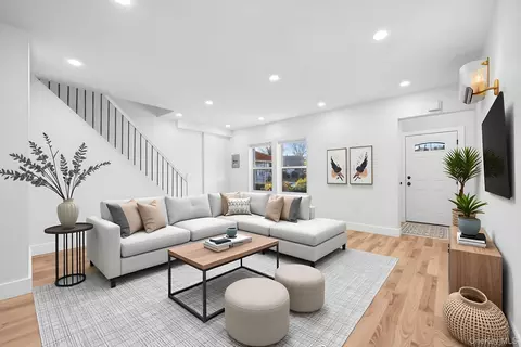 11809 Nashville Blvd, New York, NY 11411