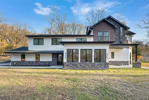 9 Wendover Ln, Ramapo, NY 10901