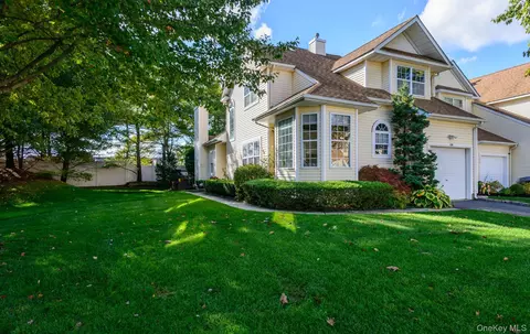 130 Cinnamon Ct, Melville, NY 11747