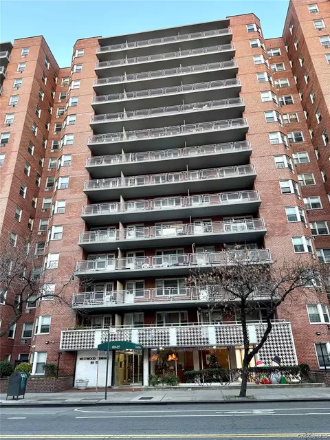 89-15 Parsons Blvd #9C, New York, NY 11432