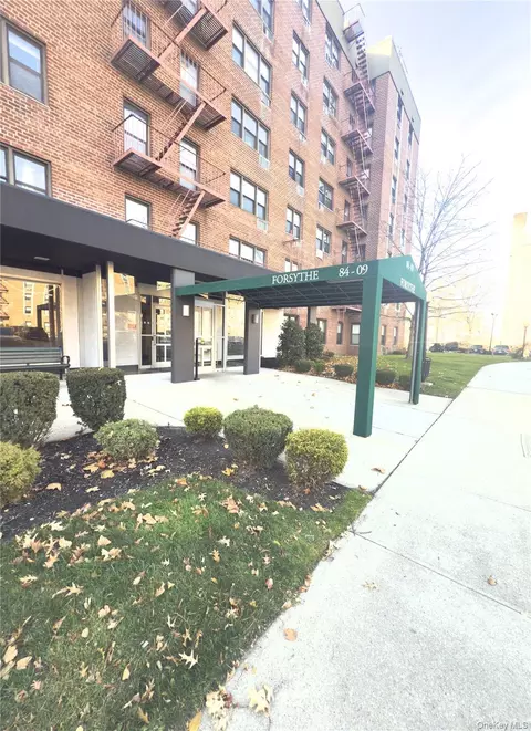 84-09 155th Ave #2H, New York, NY 11414