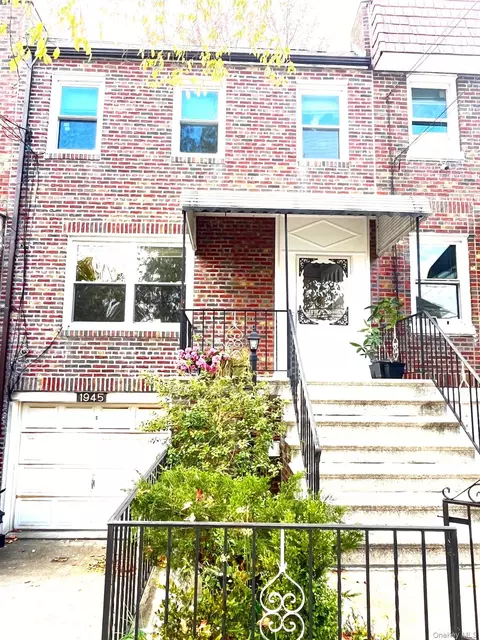 1945 Paulding Ave, New York, NY 10462