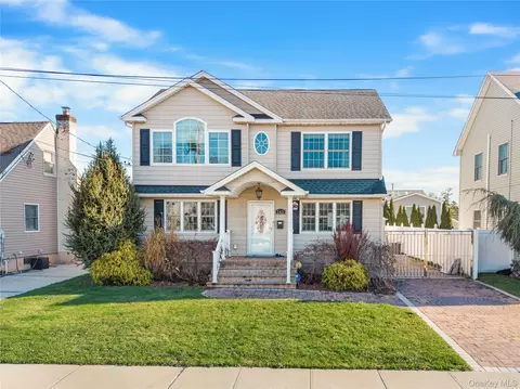 2421 Atlantic Blvd, Wantagh, NY 11793