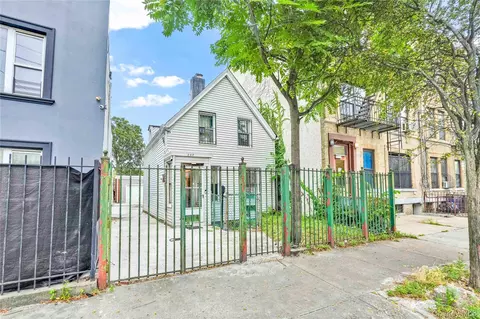 207 Bradford St, Brooklyn, NY 11207