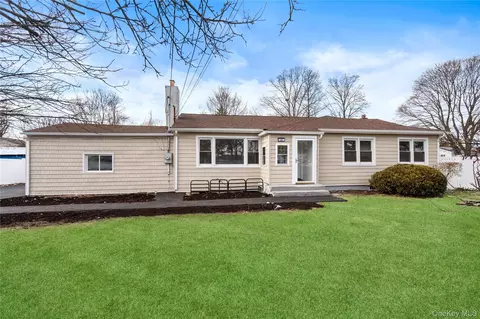 10 S 30th St, Wyandanch, NY 11798