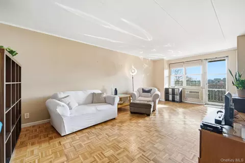 11 Park Ave #6V, Mount Vernon, NY 10550