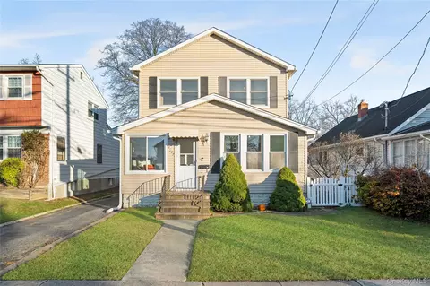 2847 Grand Ave, Baldwin, NY 11510