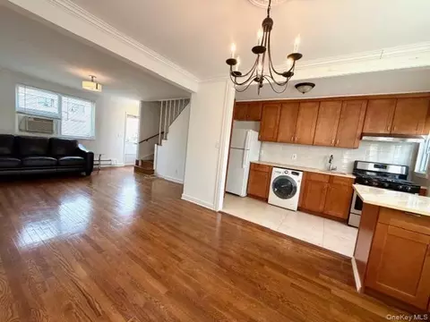 216-11 73rd Ave #DUPLEX, Oakland Gardens, NY 11364