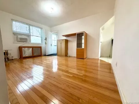 67-20 218 St #LOWER, Oakland Gardens, NY 11364
