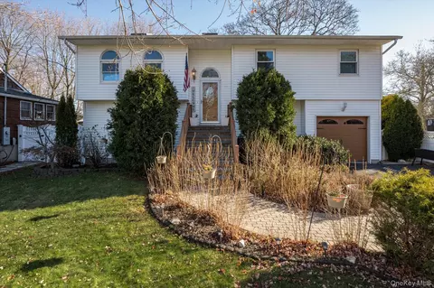 68 Valentine Ave, Huntington, NY 11743