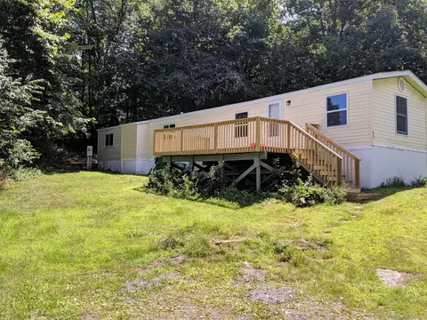 412 Cologne Ave, Wallkill, NY 12589