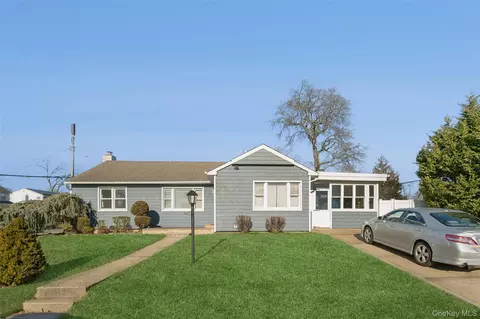 1871 Relyea Dr, Merrick, NY 11566