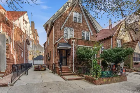 33-43 83rd St, New York, NY 11372