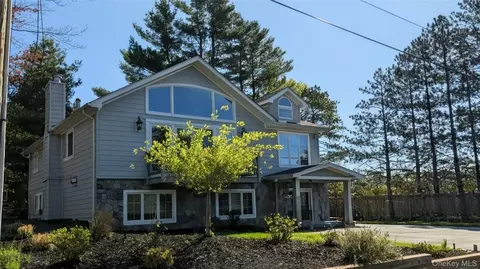 4030 W Shore Dr, White Lake, NY 12786
