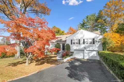 44 Amherst Dr, New Rochelle, NY 10804
