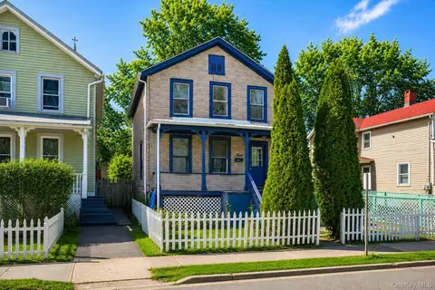 9 Franklin St, Port Jervis, NY 12771