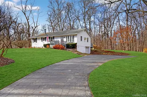 1360 State Route 208, Shawangunk, NY 12589