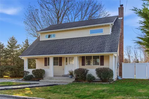 125 Broadway, Greenlawn, NY 11740