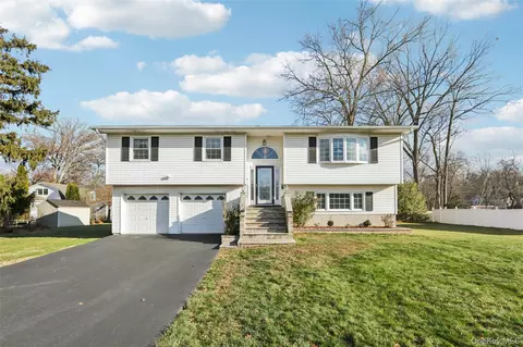 85 Lenox Ave, Clarkstown, NY 10920