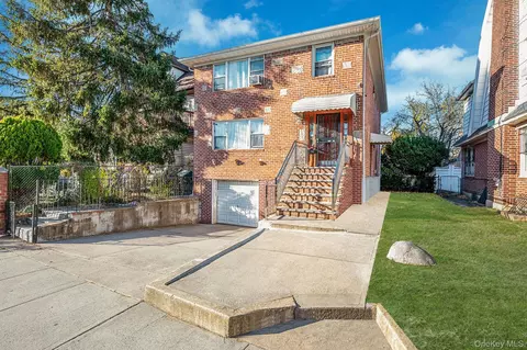 15007 85th Dr, Jamaica, NY 11432