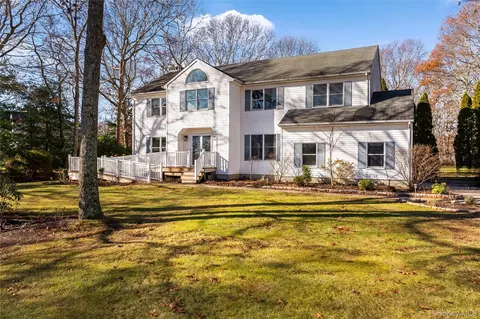 45 Drew Dr, Eastport, NY 11941