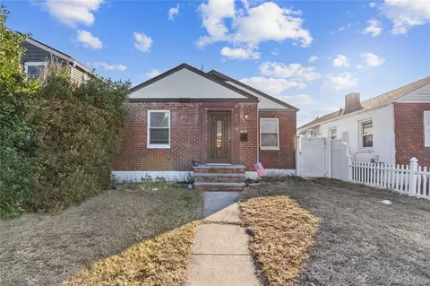 236 E Market St, Long Beach, NY 11561