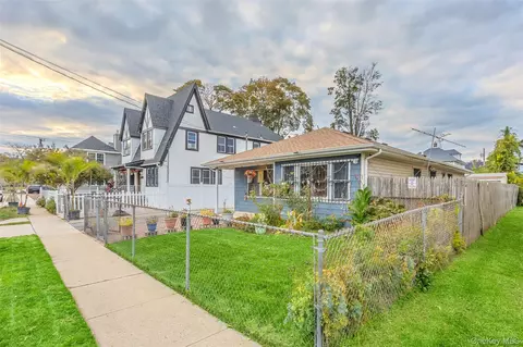 79 Union Pl, Hempstead, NY 11550