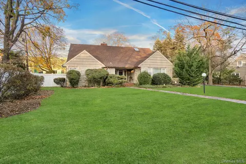757 Bixby Dr, Baldwin, NY 11510