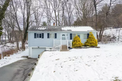 96 Duelk Ave, Monroe, NY 10950