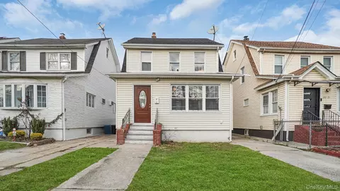 242-27 88 Dr, New York, NY 11426