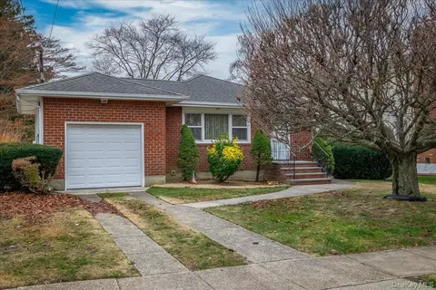 41 Meade Ave, Bethpage, NY 11714