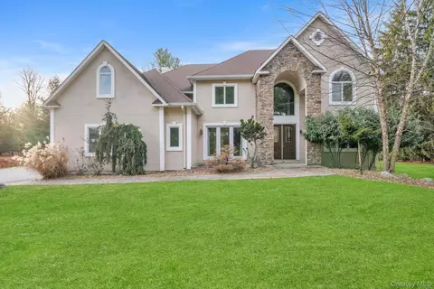 7 Hampton Rd, Ramapo, NY 10901