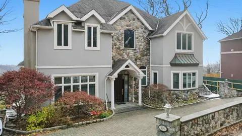 174 Douglas, Staten Island, NY 10301