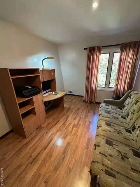 2 Heritage Dr #B, Clarkstown, NY 10956