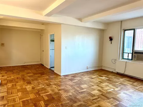 20 Metropolitan Oval #11A, New York, NY 10462