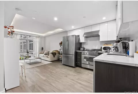 97-45 63 Dr #6A, Rego Park, NY 11374