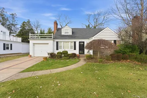 433 Westminster Rd, Rockville Centre, NY 11570