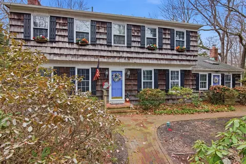 105 Rustic Rd, Port Jefferson, NY 11777
