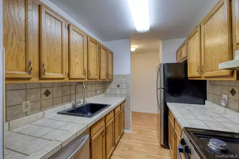 276 Temple Hill Rd #2513, New Windsor, NY 12553