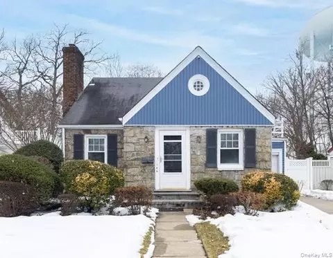 1746 Rockville Dr, Baldwin, NY 11510