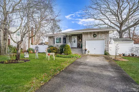 275 N Titmus Dr, Mastic, NY 11950
