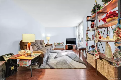 26-25 141 St #5G, Flushing, NY 11354