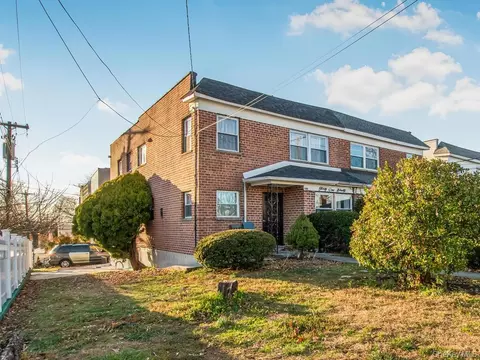 4190 E Tremont Ave, New York, NY 10465