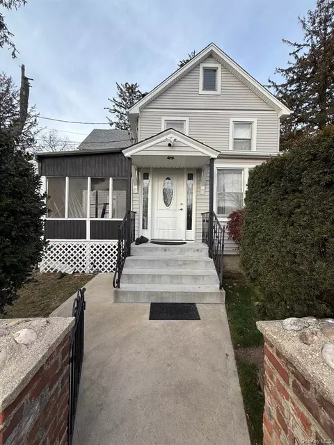 41 Stone Ave, North Babylon, NY 11703