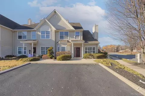 807 Battalion Dr, Stony Point, NY 10980